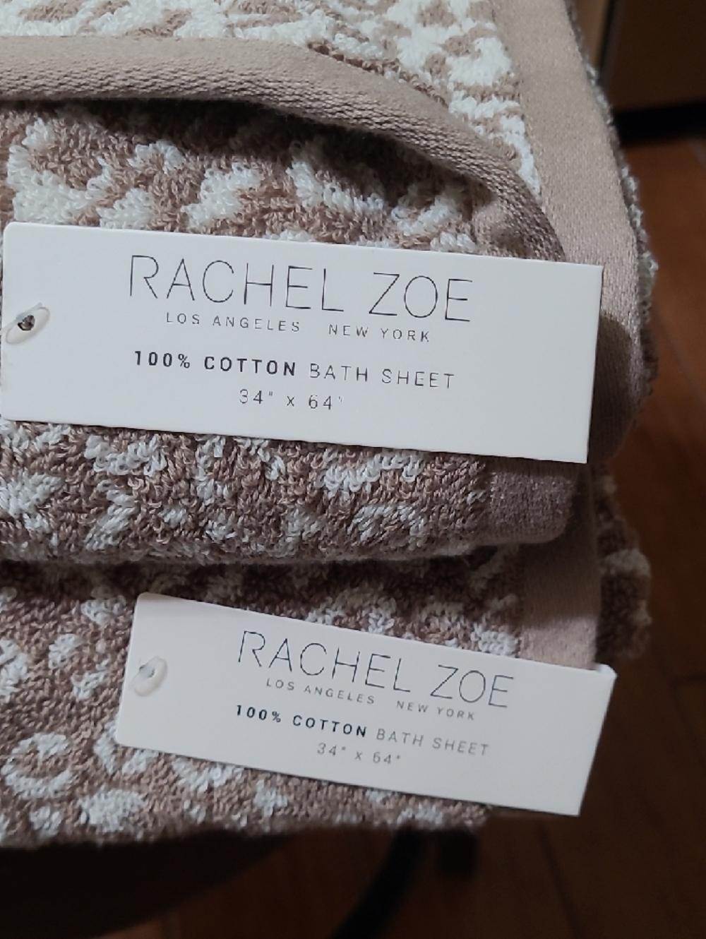 Rachel Zoe Cheetah Mink Coconut Bath Sheet Set - Picture 4 of 14